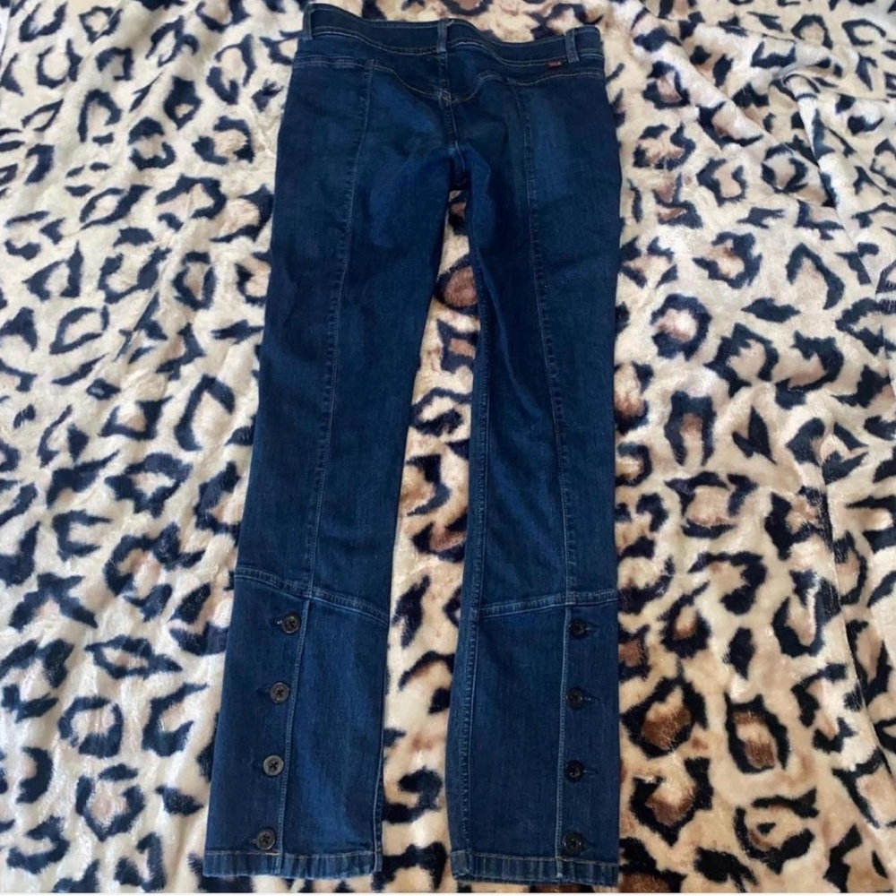 Stylish Blue Denim Jeans with Button Detail